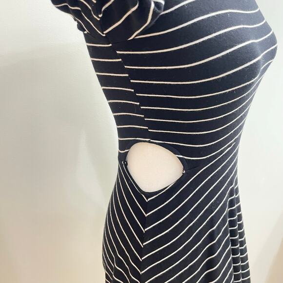 American Eagle Soft & Stretchy Black White Striped Side Cutout Mini Dress Sz M - Picture 4 of 8